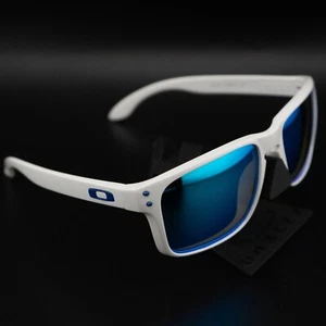 New Oakley Holbrook Polarized Sunglasses White Frame Blue Lens WB - Picture 1 of 4