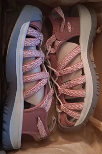 KEEN Women's Whisper Closed Toe Sport Sandals, US Size 9 - Picture 1 of 4