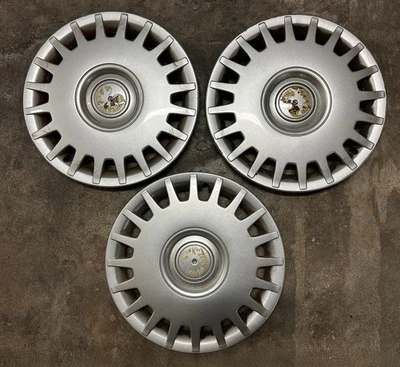 ОРИГИНАЛЬНЫЙ СЕРЕБРИСТЫЙ КОЛПАК КОЛЕСА VW VOLKSWAGEN GOLF 15 ДЮЙМОВ 1J0 601 147H 1999-2002 ГОДОВ ВЫПУСКА - Изображение 1 из 2