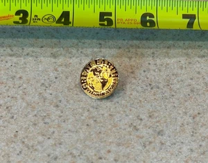 GREAT EARTH VITAMINS STORE -- Vintage Pinback -- 0.75" - Picture 1 of 2