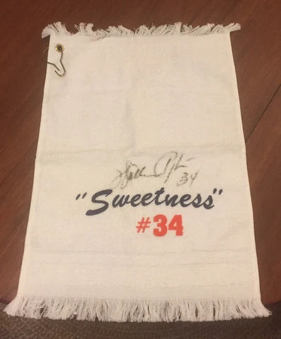 Walter Payton SWEETNESS Towel Signed / Autograph Chicago Bears NFL Football Cover
