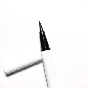Self-adhesive Eyeline / Black / Waterproof - Bild 1 von 12
