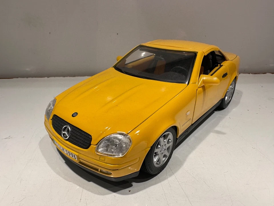 1/18 MAISTO MERCEDES-BENZ SLK 230 - Photo 1/4