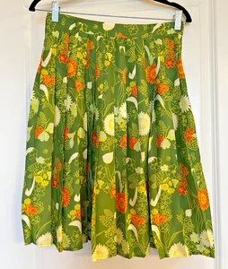 Modcloth Green and White Oramhe Floral A-Line Pleated Skirt Size Medium - Picture 1 of 8