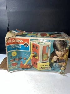 Vintage 1973 Playskool Rescue Center #470 Polizeiauto Arzt Feuerwache mit Box - Bild 1 von 7
