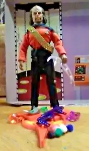 Modellino personalizzato Mego Star Trek The Next Generation tenente Worf - Foto 1 di 1