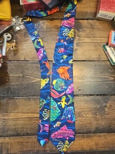 Surrey Pink Orange Blue Green Yellow Purple Tropical Fish Swimming Necktie RARE - Picture 1 of 5