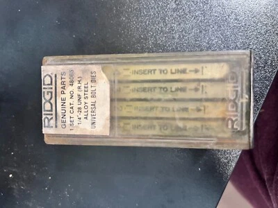 RIDGID 1/4" - 28" UNF (R.H) Alloy Steel Universal Bolt Dies 48065  - Image 1 of 3