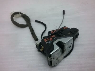 Actuador de cierre de cerradura de puerta trasera derecha R/R sedán 1999 BMW 328i S-38RM Foto 1 de 4