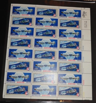 US SC#1569-70 APOLLO SOYUZ MNH FULL STAMP SHEET ISSUED IN 1975 - Image 1 of 2