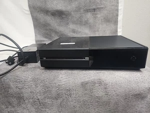 Consola doméstica Microsoft Xbox One 500 GB negra (1540) NO FUNCIONA SOLO PARA REPUESTOS - Imagen 1 de 13