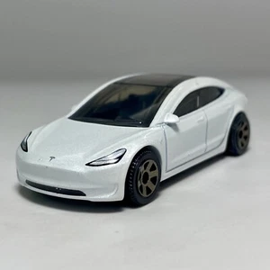 Tesla Model 3 White Multipack Exclusive 1:64 Scale Diecast Diorama Model Car - Picture 1 of 12