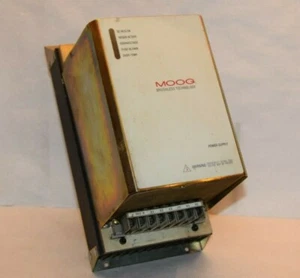 Moog Servo Motor Control Drive 152D423A    - Picture 1 of 8