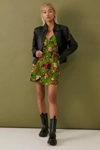 NWT Urban Outfitters UO Joelle Green Vintage Floral Velvet Wrap Mini Dress Small - Picture 1 of 12