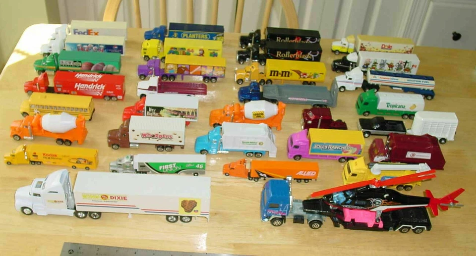 U CHOOSE 41 Hot Wheels, Racing Champions, Road Champions camiones remolques Foto 1 de 1