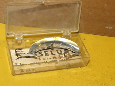 Señuelo de pesca vintage pequeño "Russelure" No. 2 Aluminio, 2" con Caja Original, Papeles Foto 1 de 4