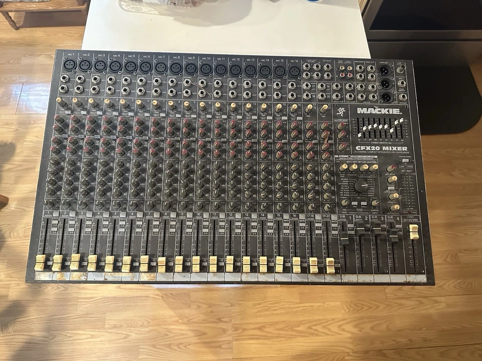 Mackie CFX20 Compact Integrated Live Sound Mixer with 20 Channel - Image 1 of 4