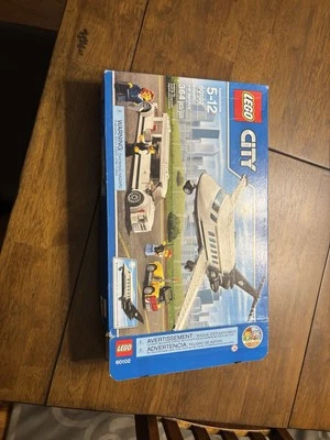 LEGO CITY: Airport VIP Service (60102) - Image 1 of 4