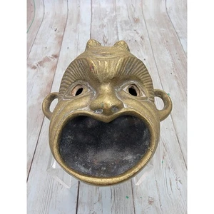  Antiguo cenicero o porta baratijas de bronce grotesco con máscara de mono estampado - Imagen 1 de 7