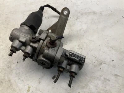 Bloque de válvulas sistema de frenos antibloqueo 96-99 Mercedes-Benz SL500R 5,0 L AT RWD Foto 1 de 4