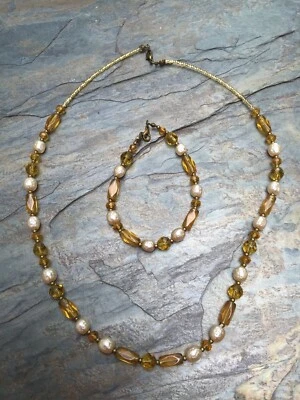 Juego de collar y pulsera de cuentas de vidrio amarillo y perlas de vidrio marfil vintage Foto 1 de 4