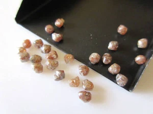 Cristaux en vrac diamant rouge naturel brut brut de 2 carats de 3 mm à 4 mm - Imagen 1 de 3