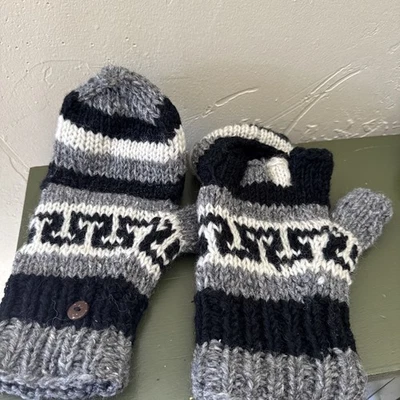 Guantes de punto de lana hechos a mano forrados de lana cálidos naturales hechos en Nepal Foto 1 de 4