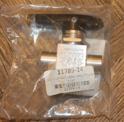 Swagelok SS-44F4 Ball Valve, 304 Stainless Steel, 1/4" NPT Female, 3.0CV - Image 1 of 2