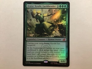 Magic The Gathering Avatar The Last Airbender AVATAR KYOSHI, EARTHBENDER Foil casi nuevo (9642) - Imagen 1 de 2