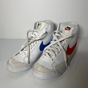 Nike Blazer Mid '77 Bianco Blu Rosso DA4086-117 Ragazzo Donna Taglia 6,5Y - Foto 1 di 9