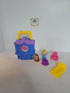 Fisher-Price Little People Disney Principessa Cenerentola On-the-G Playset scatola aperta - Foto 1 di 3
