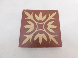 Eine antike ENCAUSTIC Bodenfliese VIKTORIANISCHER Stil A.E.T. Co. Limitierte Nr. 5 ZIERLICH - Bild 1 von 5