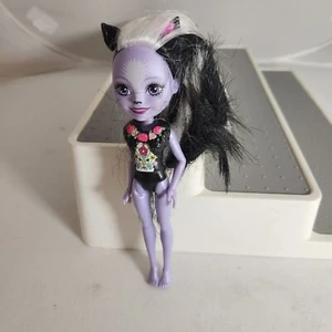 Enchantimals Sage Skunk Doll 6” Brushable Hair - Picture 1 of 5
