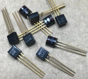 9 x MPS6545 MOTOROLA TRANSISTOR TO–92 - Picture 1 of 2