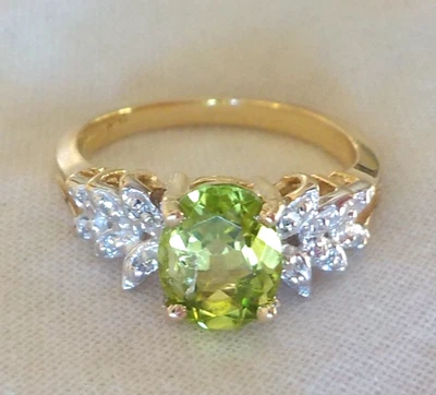 Anillo de diamantes de peridoto vibrante de oro amarillo sólido de 14K - 2,80 gramos, talla 5, 1,31 quilates Foto 1 de 4