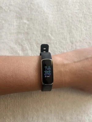 Fitbit Luxe Aktivitäts-Tracker orchid stainless steel - Bild 1 von 4