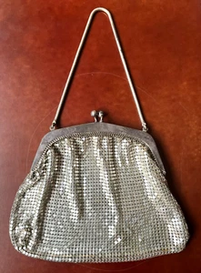 VTG Antique Silver Metal Mesh Chainmail Evening Bag Purse Kisslock Chain Strap - Picture 1 of 24