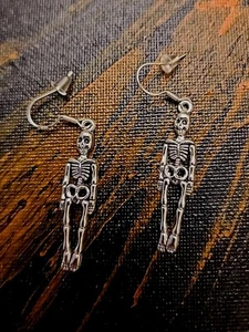 Halloween Skeleton Pierced Earrings Dangling Skeleton Hook Earrings Sliver Tone - Picture 1 of 4