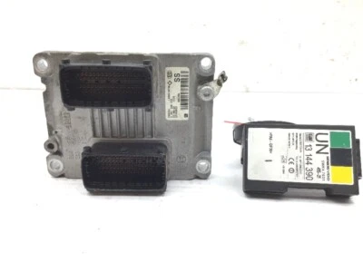 Centralina motore Opel Corsa C X01 13144390 ECU bobina lettura e transponder - Immagine 1 di 4