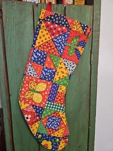 Calza natalizia multicolore trapuntata 18" x 7" vintage anni 70 fatta a mano - Foto 1 di 12