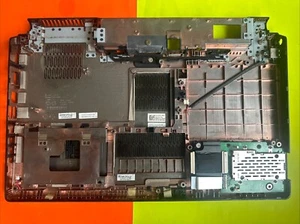 Cubierta inferior original Dell Studio 1558 + SD/MMC, MS/Pro, puerto USB, altavoz - Imagen 1 de 10