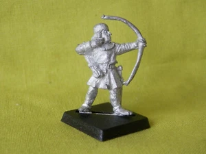A21 WARHAMMER EMPIRE ARMY - MEN AT ARMS ARCHER 1980S OOP METAL MODEL - Picture 1 of 1