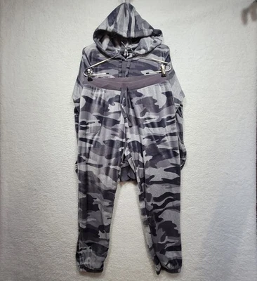 Simply Vera Wang Velour Pajama Set Lounge Small Top & Pants Gray Camo Pockets - Image 1 of 4