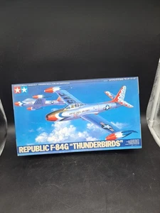 Kit modelo avión Tamiya Republic F84G Thunderbirds 2000 61077 1/48 piezas selladas - Imagen 1 de 16