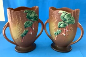 (2) Roseville 896-8 Fuscia Federa Vasi Oro Verde Manico Etichette 1938 - Foto 1 di 23