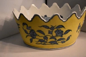 Große chinesische Monteith Schüssel in gelb/blau traditioneller Stil - Bild 1 von 7
