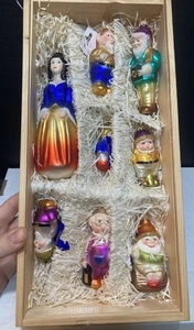 Lauscha Glas Creations Schneewittchen & die sieben Zwerge Glasornamente in Box - Bild 1 von 13