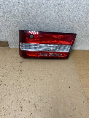 2000 2001 Lexus ES300 Inner Right Passenger RH Side Tail Light Oem U2253 DW - Image 1 of 4