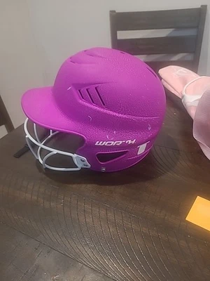 Casco de softbol Pink Worth con protector facial se adapta a 6,5- Foto 1 de 4