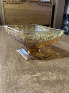 Marigold Carnival Glass Pedestal Bowl Candy Dish Daisy Trapizoid Amber Vintage - Picture 1 of 7